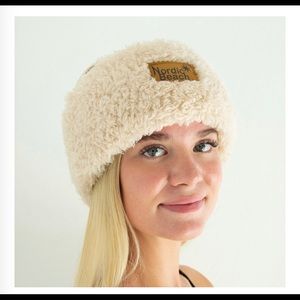 Nordic Beach. Fluffy Frappe Head Wrap.